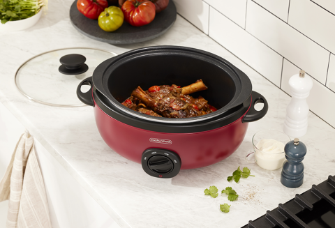 Boutique Chilli Red Slow cooker with oven